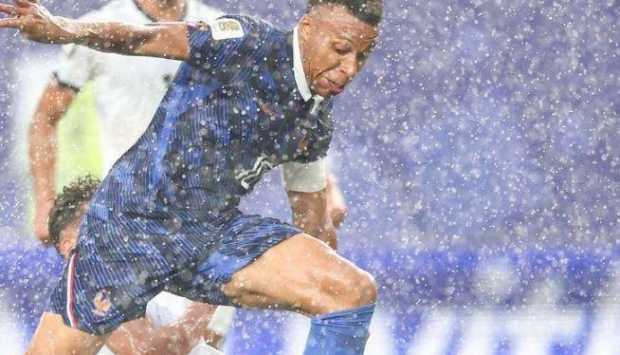 إيقاف مباراة فرنسا والعراق في كأس العالم 2026 بسبب العاصفة الرعدية