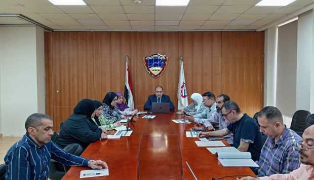 وزير الصناعة يؤكد أهمية تيسير إنشاء المصانع وتعزيز التشغيل لتلبية احتياجات السوق المحلي