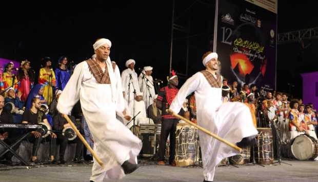 افتتاح مهرجان الطبول بحضور فرقتي المنيا والغربية للفنون الشعبية تحت شعار “حوار الطبول من أجل السلام”