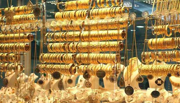 تراجع ملحوظ في أسعار الذهب بمصر: الجنيه الذهب والسبائك تتأثر بشكل كبير