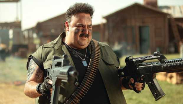 عرض فيلم “صقر وكناريا” في السينمات المصرية بدءًا من اليوم