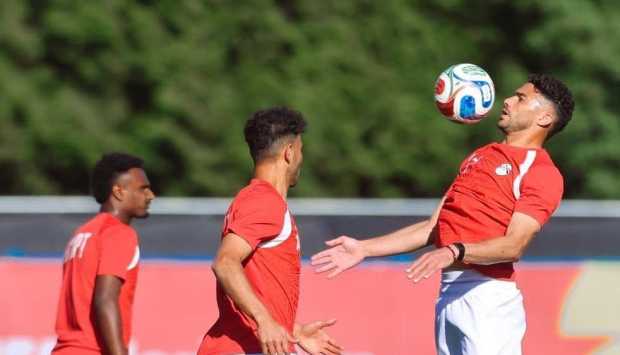 مدرب منتخب مصر حسام حسن يكلف ياسر إبراهيم بمراقبة كريس وود في مواجهة نيوزيلندا