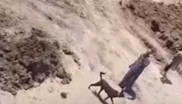 خلافات الجيرة الزراعية تؤدي لتحطيم ماكينة ري وإغراق طريق في الشرقية