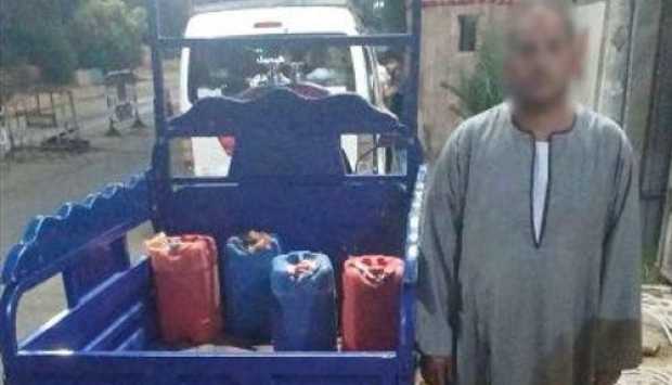 لبيعها في السوق السوداء.. إحباط تهريب 12 ألف لتر مواد بترولية وضبط 5 متهمين بالأقصر وأسوان