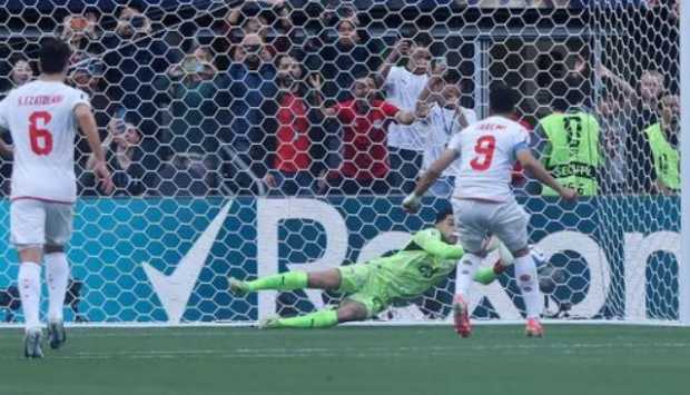 اتحاد الكرة ينشر صور تصدي مصطفى شوبير لركلة جزاء أمام إيران في كأس العالم 2026