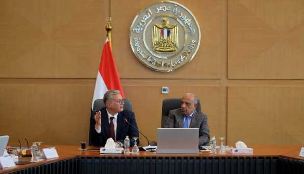 اجتماع وزيري الكهرباء والبترول لمناقشة خطة تأمين الوقود لمحطات التوليد في الصيف