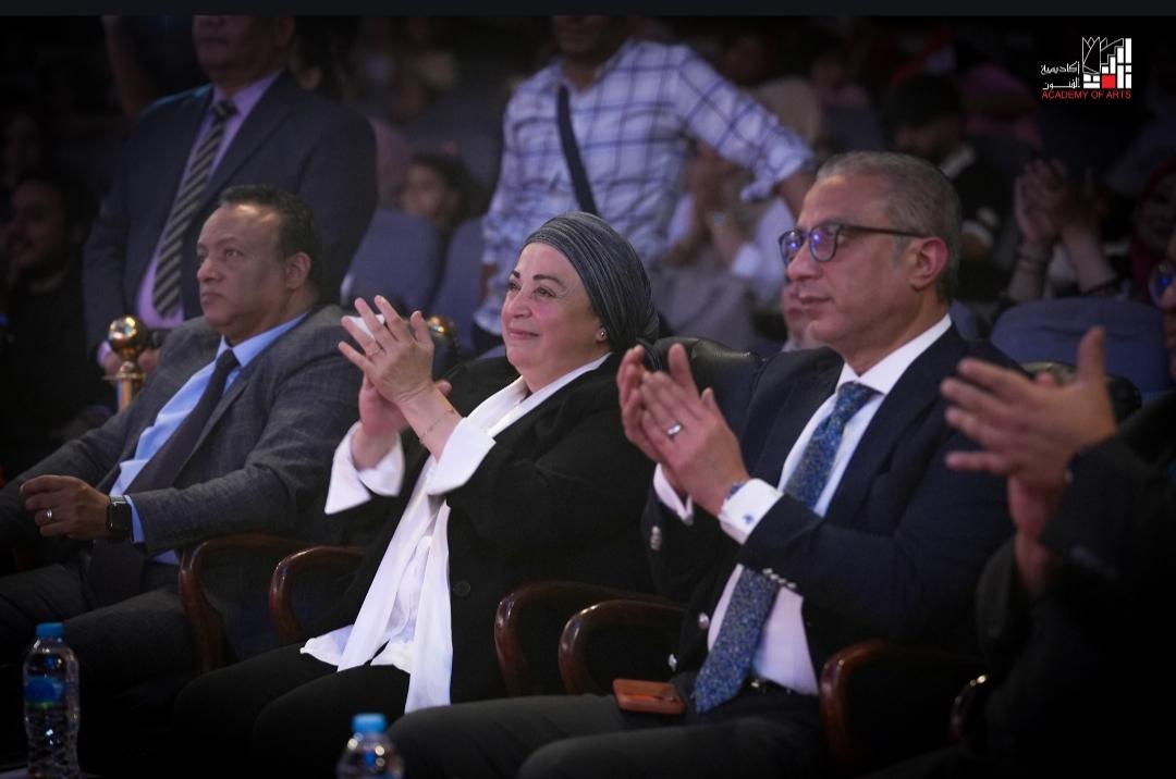 أكاديمية الفنون تحتفي بذكرى 30 يونيو