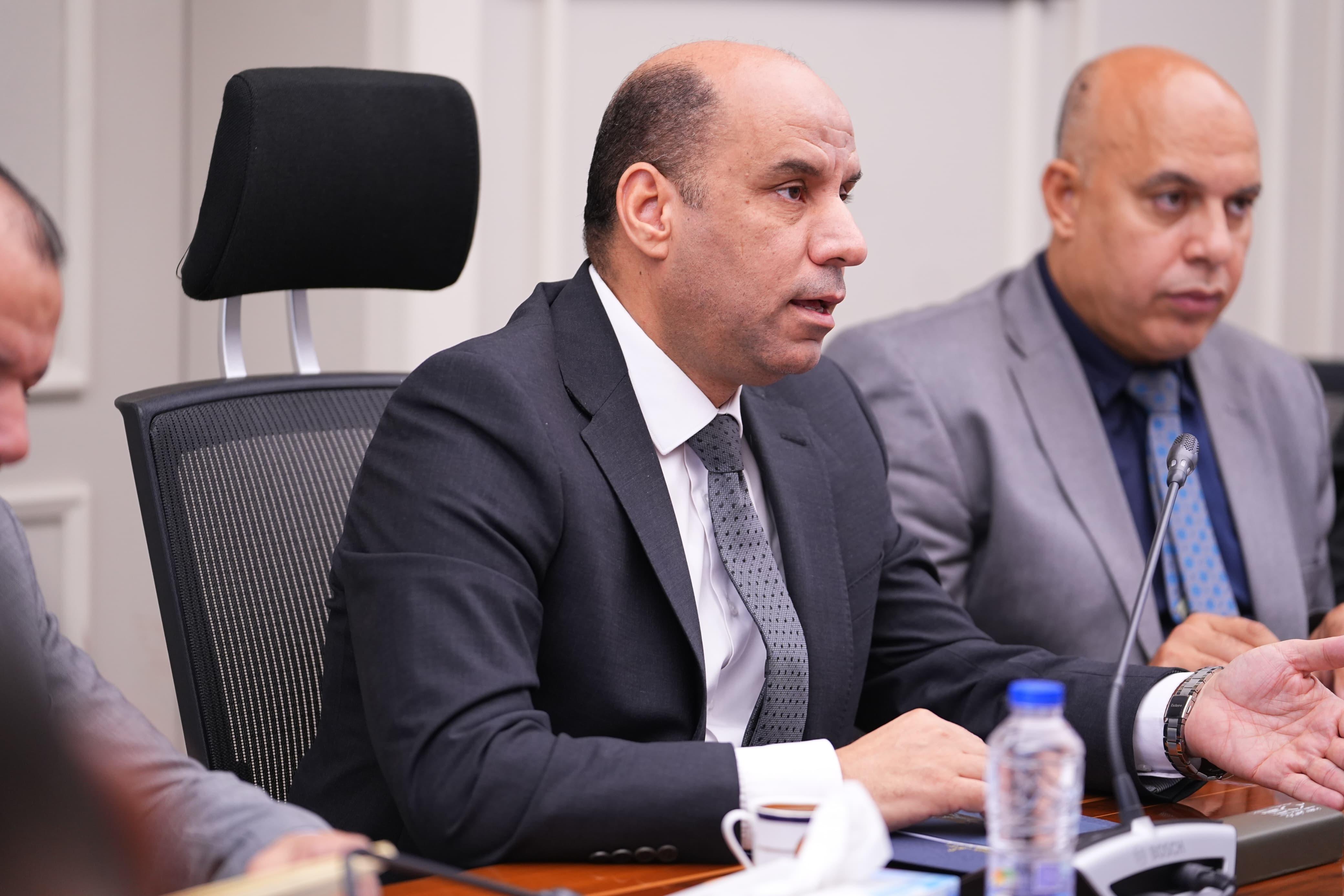 وزير الصناعة خلال اللقاء