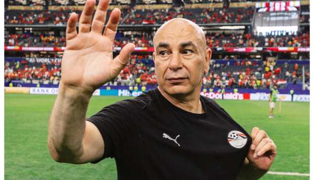 الاتحاد المصري لكرة القدم يجدد تعاقده مع حسام وإبراهيم حسن