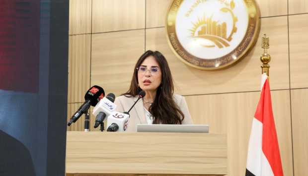 وزيرة الإسكان: تسليم عقود توفيق الأوضاع لدعم الاستقرار القانوني والاجتماعي للمواطنين