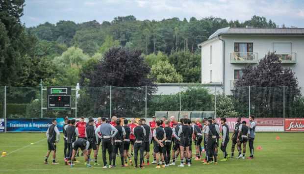 الأهلي يستعد لمواجهتين وديتين في إسبانيا ويترقب قرار برشلونة للمشاركة بكأس خوان جامبر