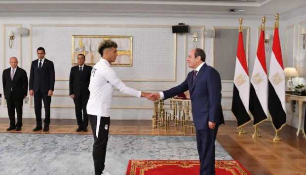 إمام عاشور يعبّر عن فخره بلقاء الرئيس السيسي ويعد بتحقيق إنجازات لمصر في الرياضة