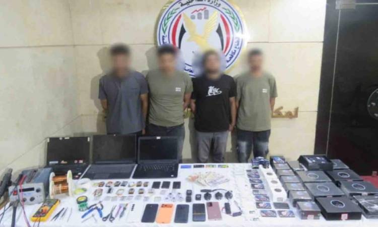 ضبط عصابة تروج لسماعات الغش وتوهم الطلاب بتسريب امتحانات الثانوية العامة في القاهرة