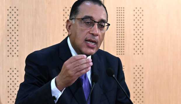 رئيس الوزراء مصطفى مدبولي يرد على مطالبات خفض أسعار البنزين ويؤكد عدم زيادة الأسعار سابقًا