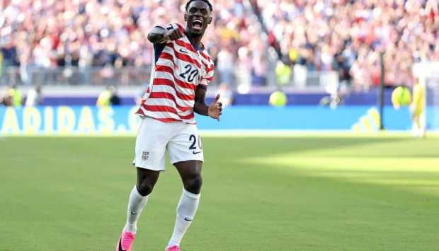 فيفا يعلق عقوبة الإيقاف بحق بالوجون ويتيح له اللعب ضد بلجيكا في كأس العالم