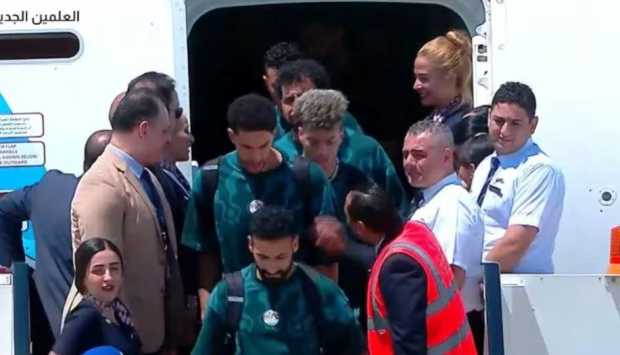 شاهد لحظة عودة طائرة منتخب مصر إلى العلمين بعد مونديال 2026