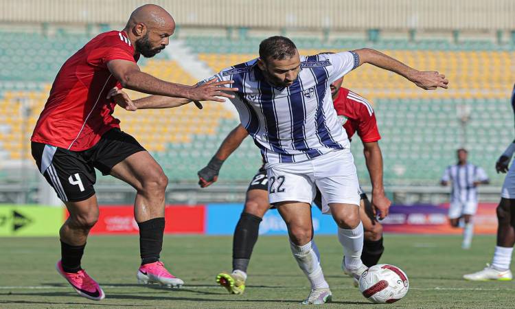 طلائع الجيش ضد المقاولون