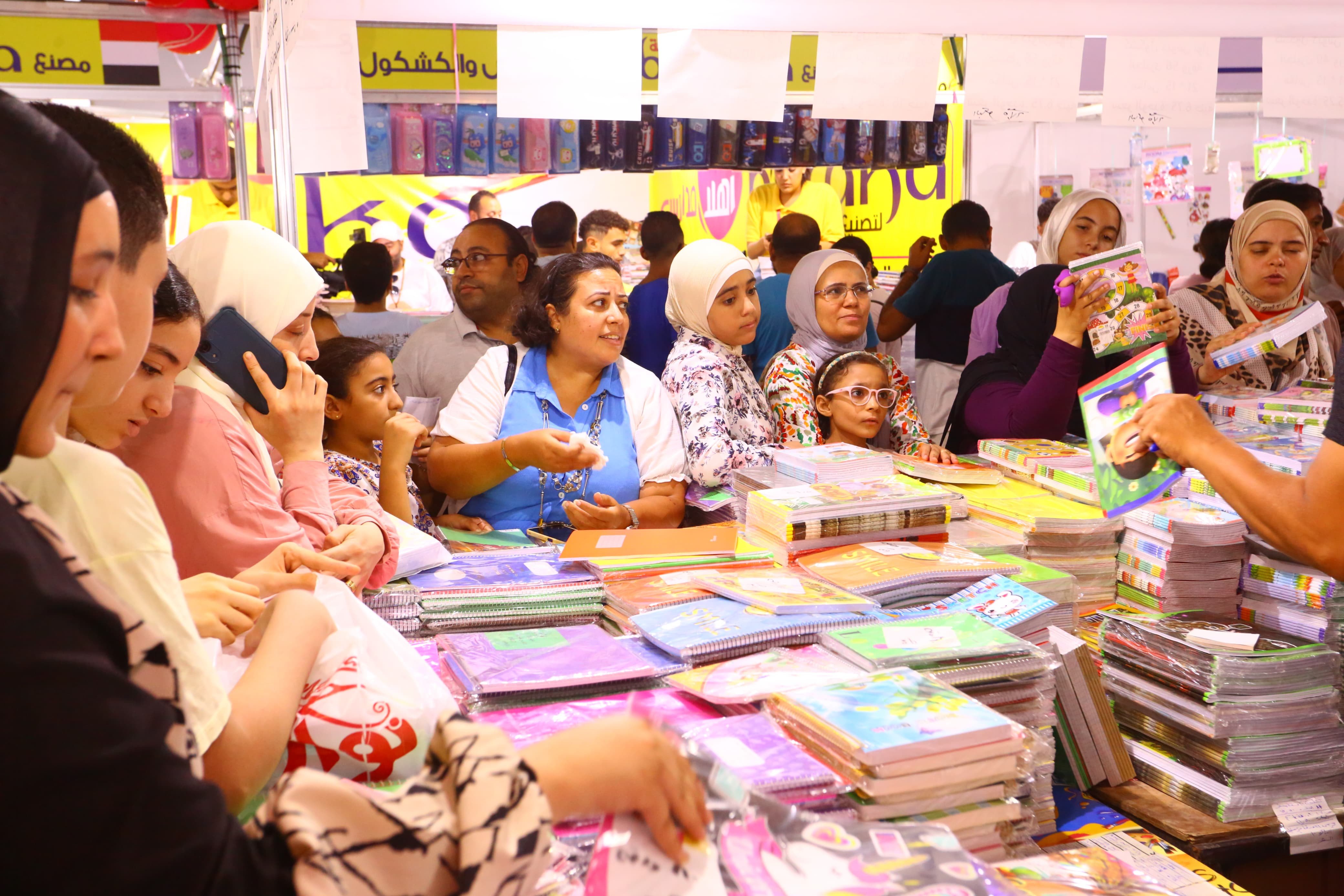 معرض أهلًا مدارس بمدينة نصر