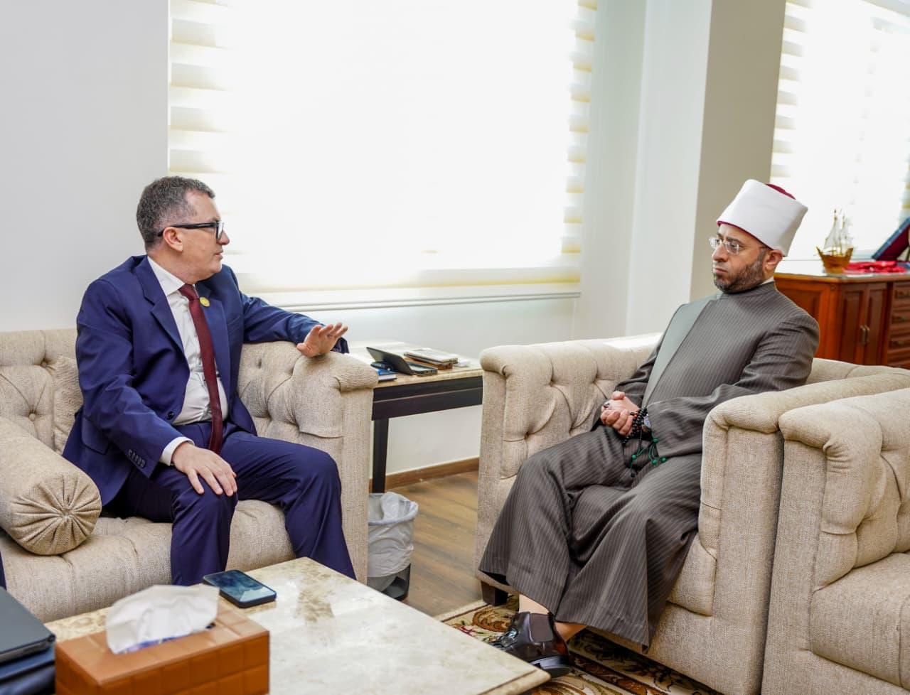 وزيرا التخطيط والأوقاف
