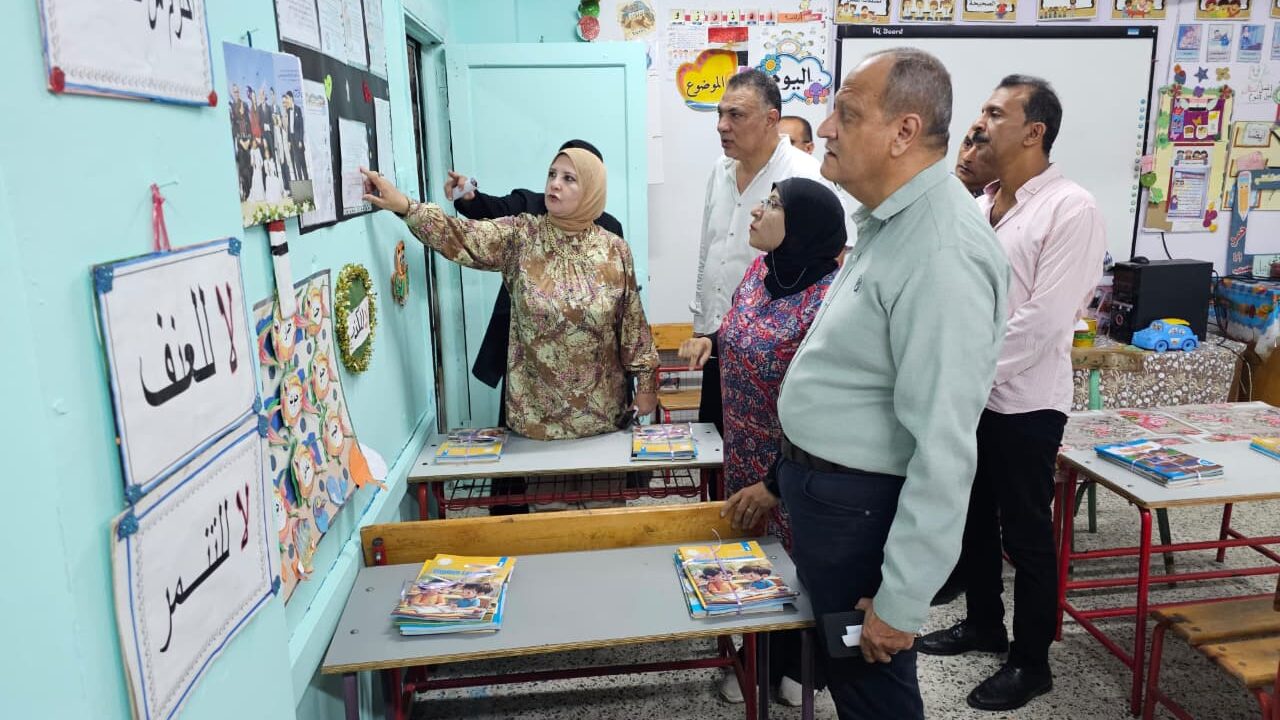 مدير تعليم بورسعيد يتفقد جاهزية 5 مدارس ابتدائية ببورفؤاد قبل بدء العام الدراسي الجديد