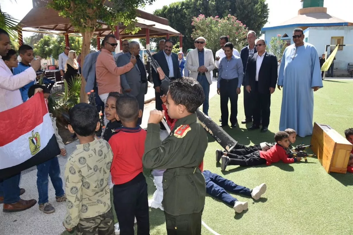محافظ الأقصر يتابع أعمال الحملة القومية للتطعيم بمدينة إسنا
