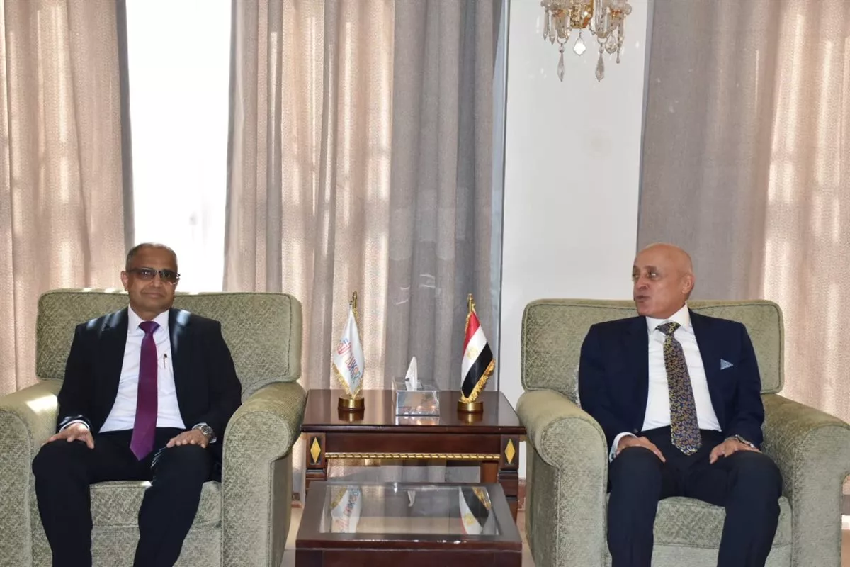 محافظ الأقصر يستقبل سفير سريلانكا لبحث تعزيز التعاون السياحي والاقتصادي المشترك