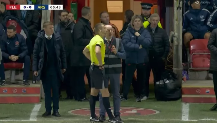 استئناف مباراة أرسنال وفليتوود تاون بعد إيقافها بسبب طائرة مسيرة في كأس الرابطة الإنجليزية 2026 - 2027