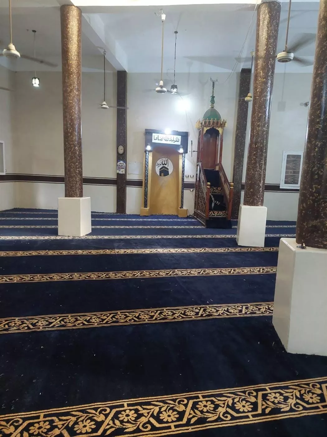 فرش وتجهيز مسجد آل البيت بجزيرة أرمنت