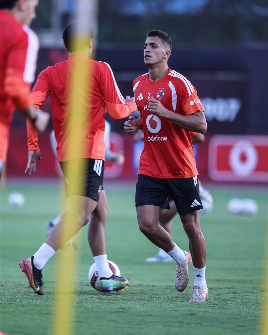 strongالأهلي يبدأ الاستعداد لمباراة مودرن في الدوري.. والدبيس ينتظم في التدريبات الجماعية/strong