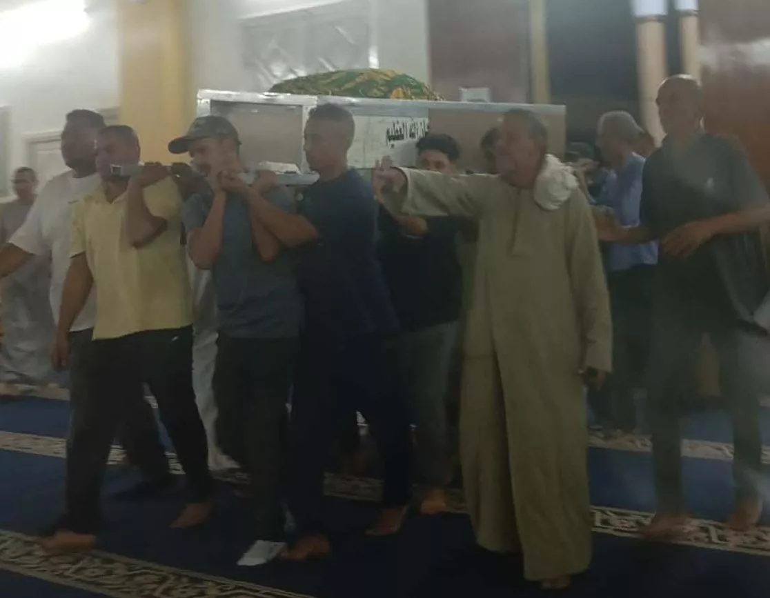 أهالي الأقصر يشيعون جثمان عم هاشم خادم مسجد سيدي أبي الحجاج