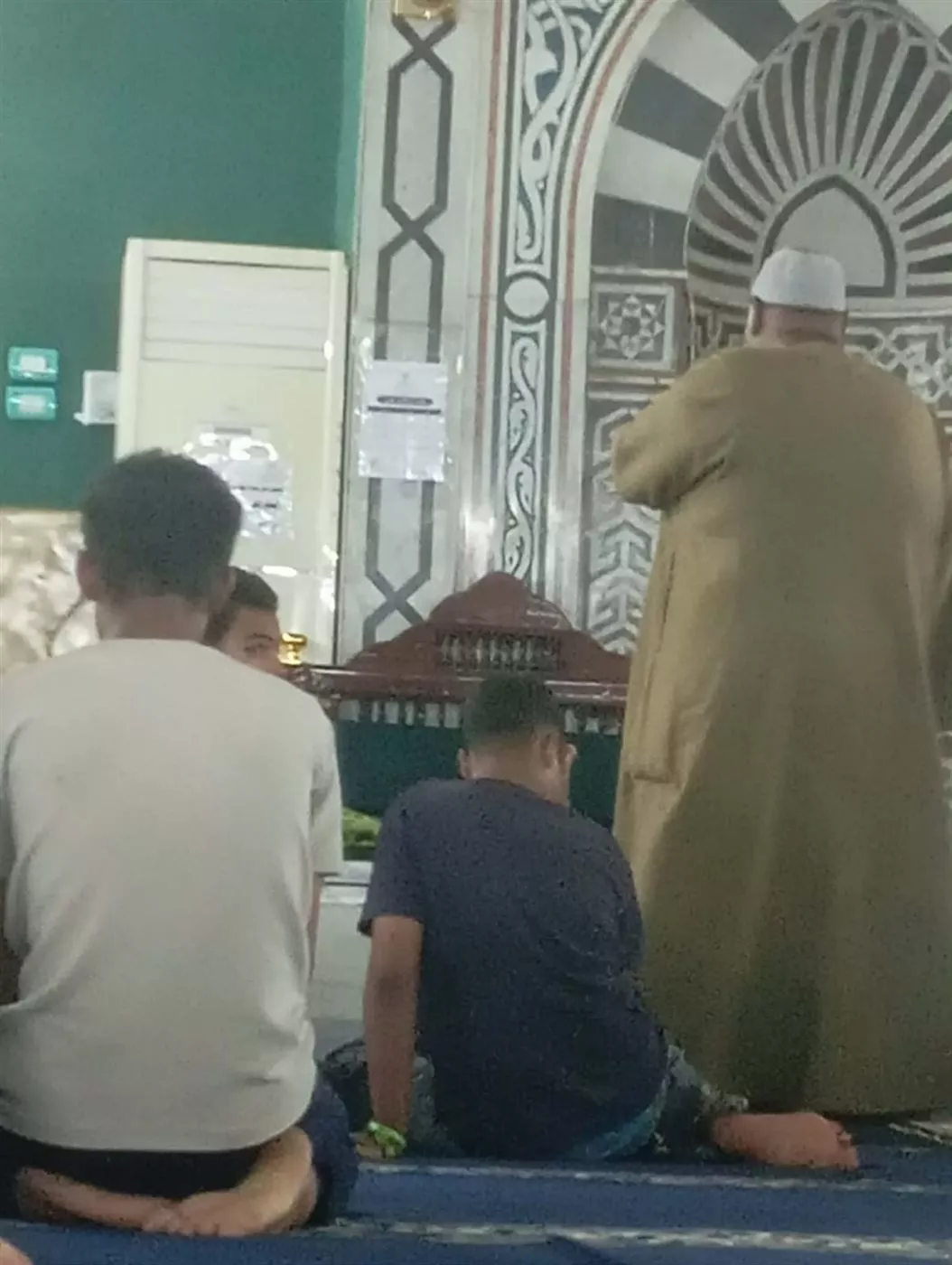 أهالي الأقصر يشيعون جثمان عم هاشم خادم مسجد سيدي أبي الحجاج