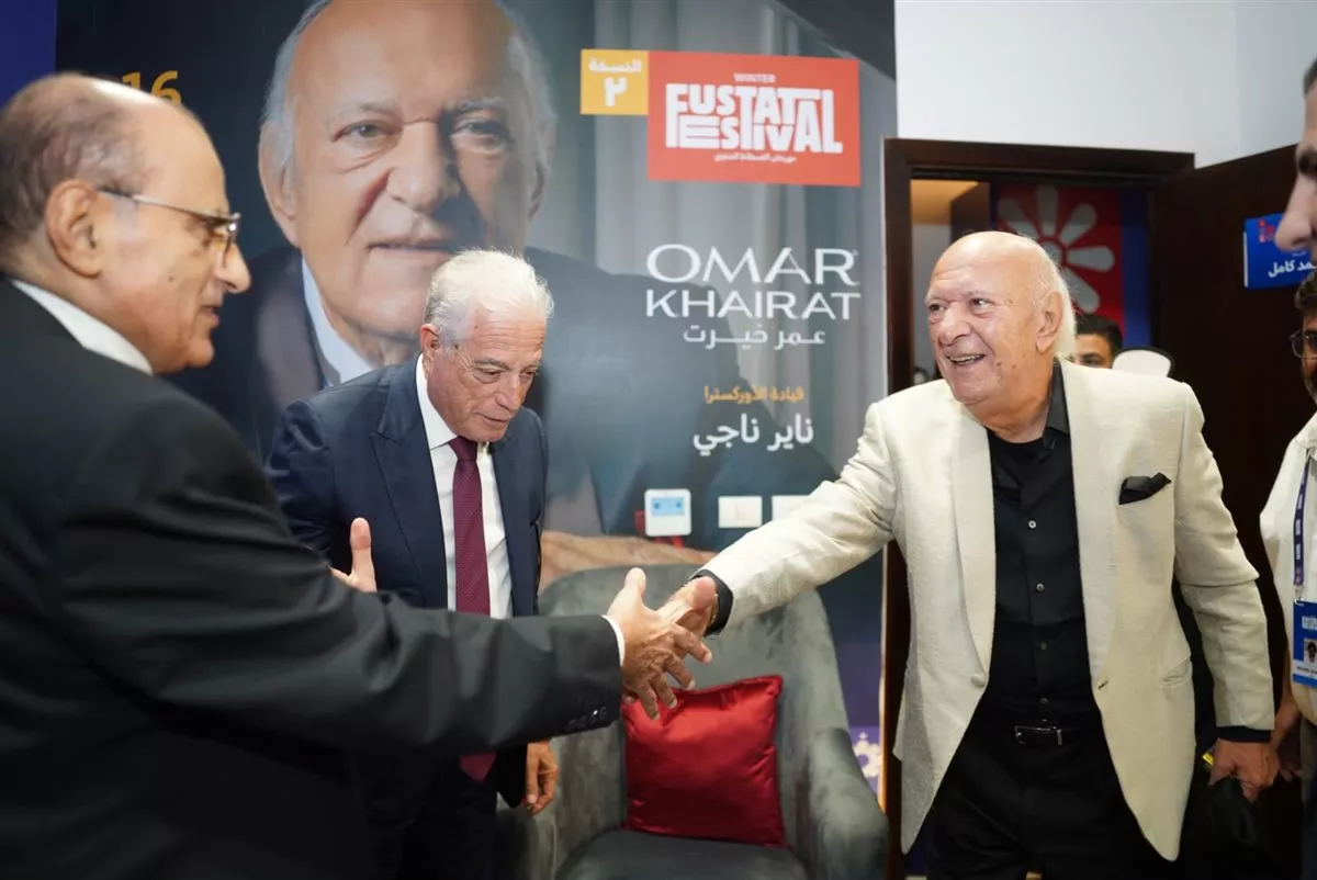 وصول عمر خيرت لإحياء حفل افتتاح الدورة الثانية لمهرجان الفسطاط بحضور اللواء خالد فودة