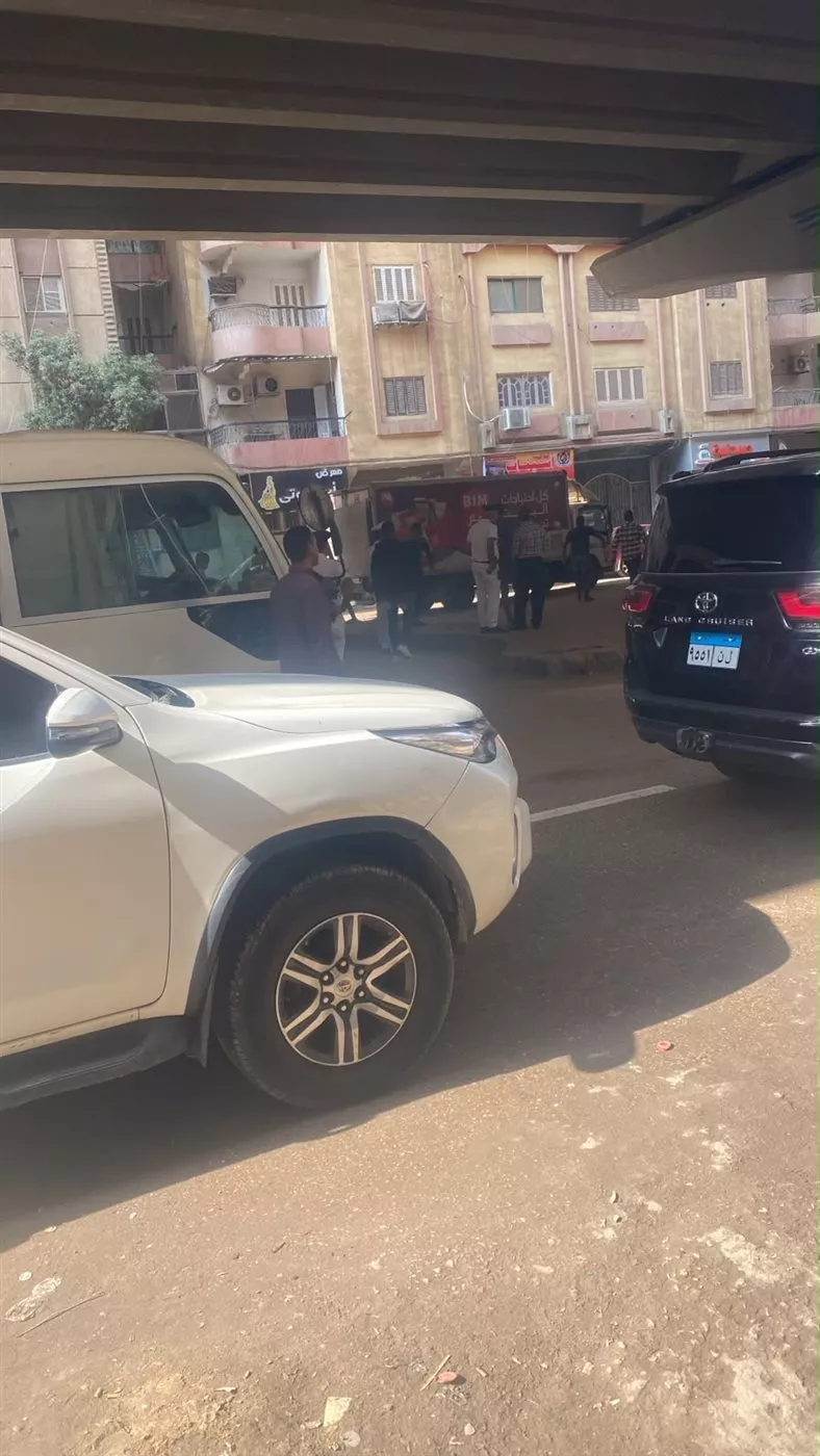 جانب من جولة المحافظ برفقة قيادات المرور