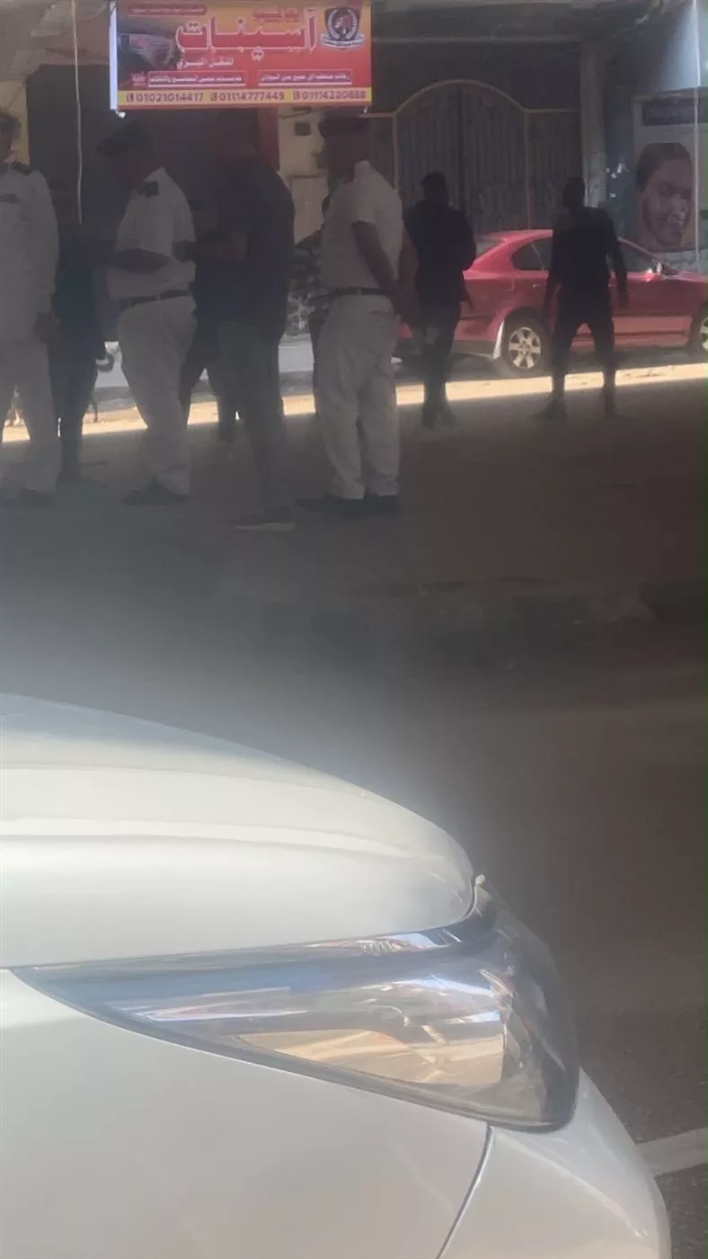 جانب من جولة المحافظ برفقة قيادات المرور