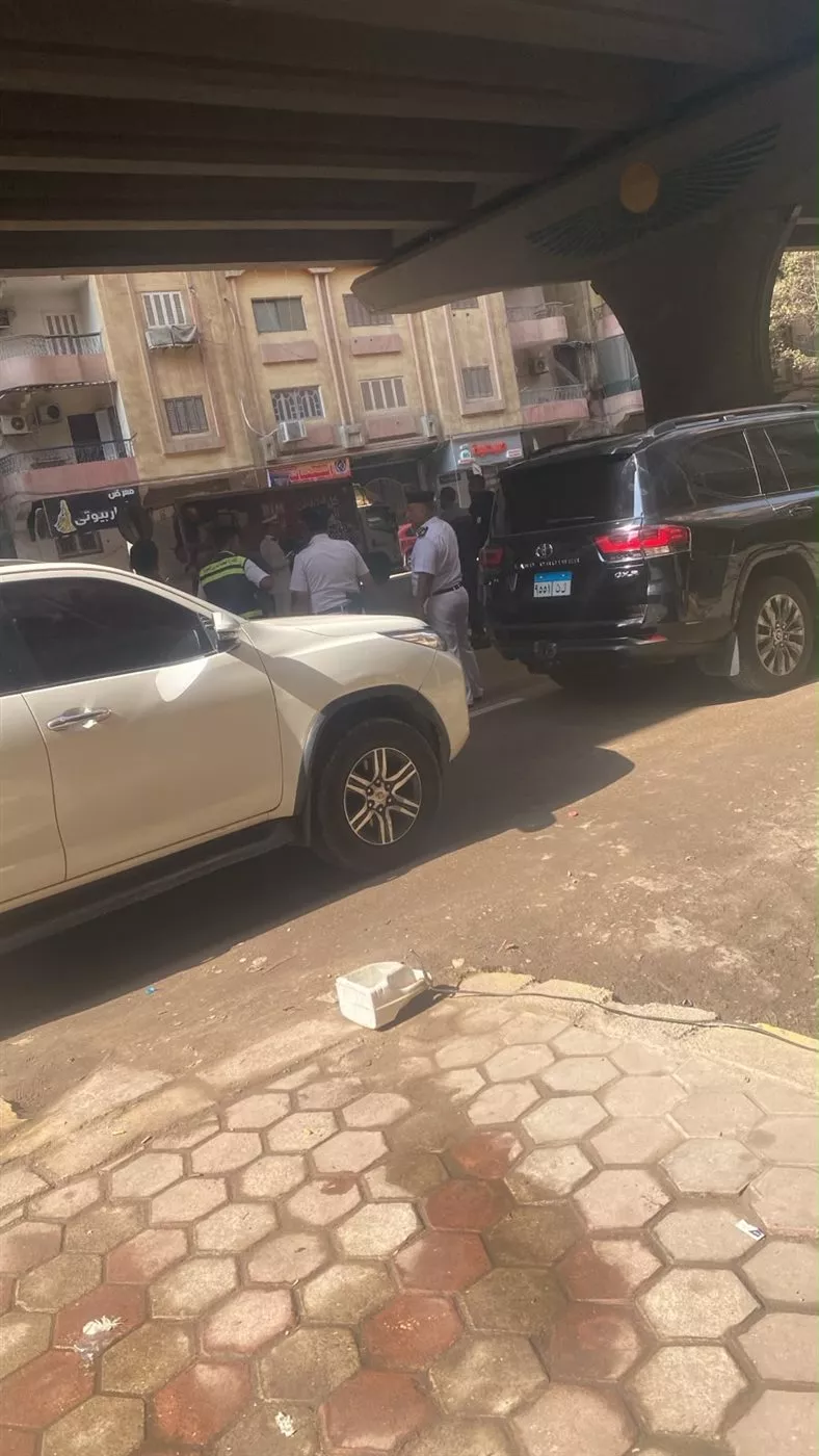 جانب من جولة المحافظ برفقة قيادات المرور