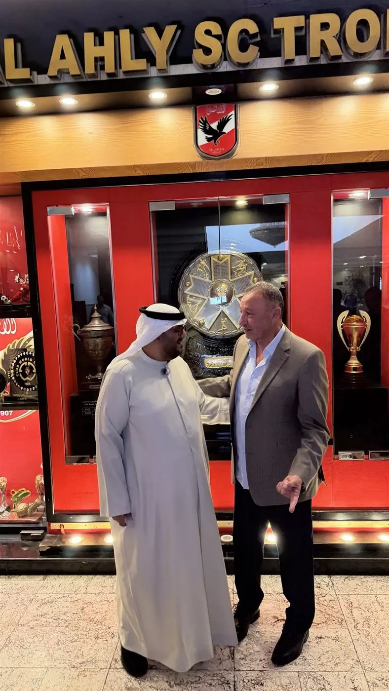 بعد تعليقه على مباراة الأحمر وكيتارا.. المعلق الإماراتي عامر عبد الله يلتقي محمود الخطيب رئيس النادي الأهلي