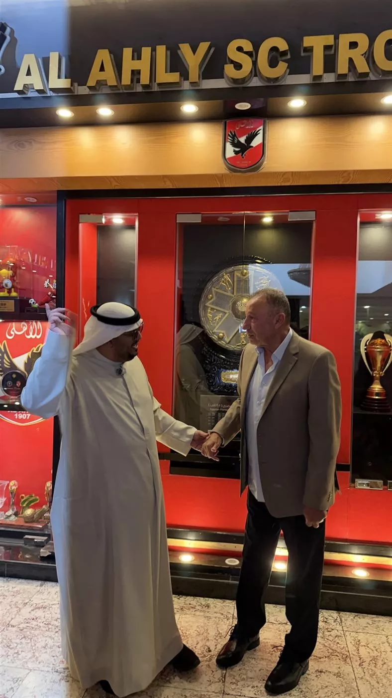 بعد تعليقه على مباراة الأحمر وكيتارا.. المعلق الإماراتي عامر عبد الله يلتقي محمود الخطيب رئيس النادي الأهلي