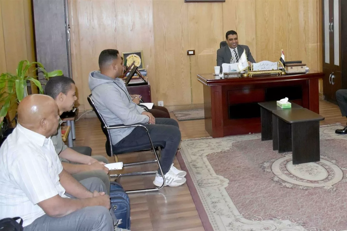 نائب محافظ الأقصر يوجه بسرعة حصر أراضي محور سمير فرج