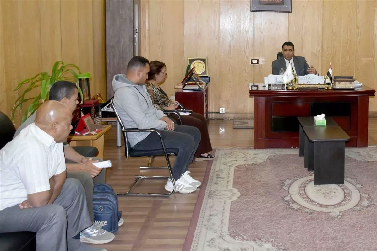 نائب محافظ الأقصر يوجه بسرعة حصر أراضي محور سمير فرج