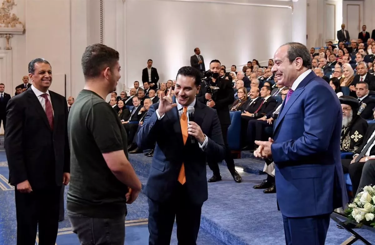 بيشوي عماد رفقة الرئيس السيسي
