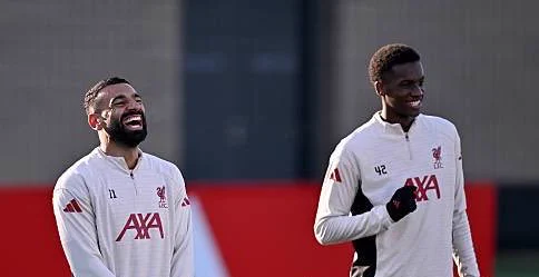 strongنيوني لاعب فريق ليفربول ومحمد صلاح لاعب طرابزون سبور التركي/strong