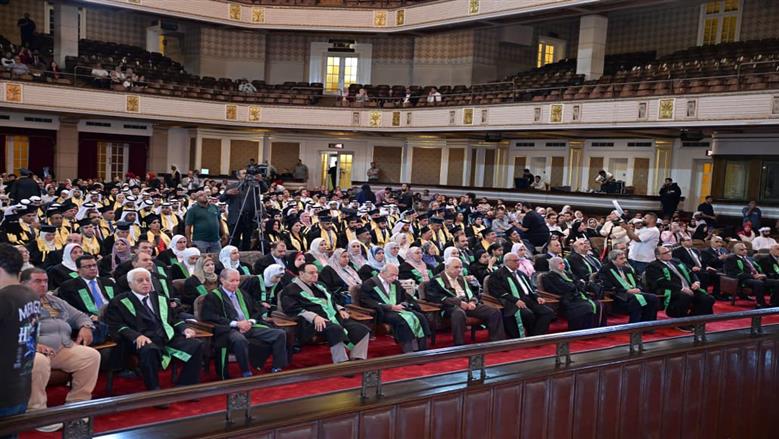 جامعة القاهرة تحتفل بتخريج دفعة جديدة من طلاب كلية الدراسات العليا للبحوث الإحصائية من حملة الدبلوم والماجستير والدكتوراه