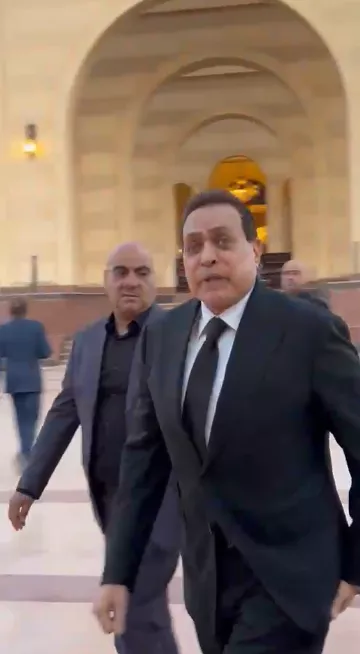 وصول حكيم مسجد المشير طنطاوي لاستقبال عزاء شقيقه بالتجمع