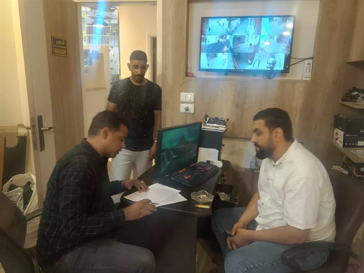 مديرية العمل بالأقصر تنهي نزاعًا عماليًا وتصرف 20 ألف جنيه مستحقات لعامل
