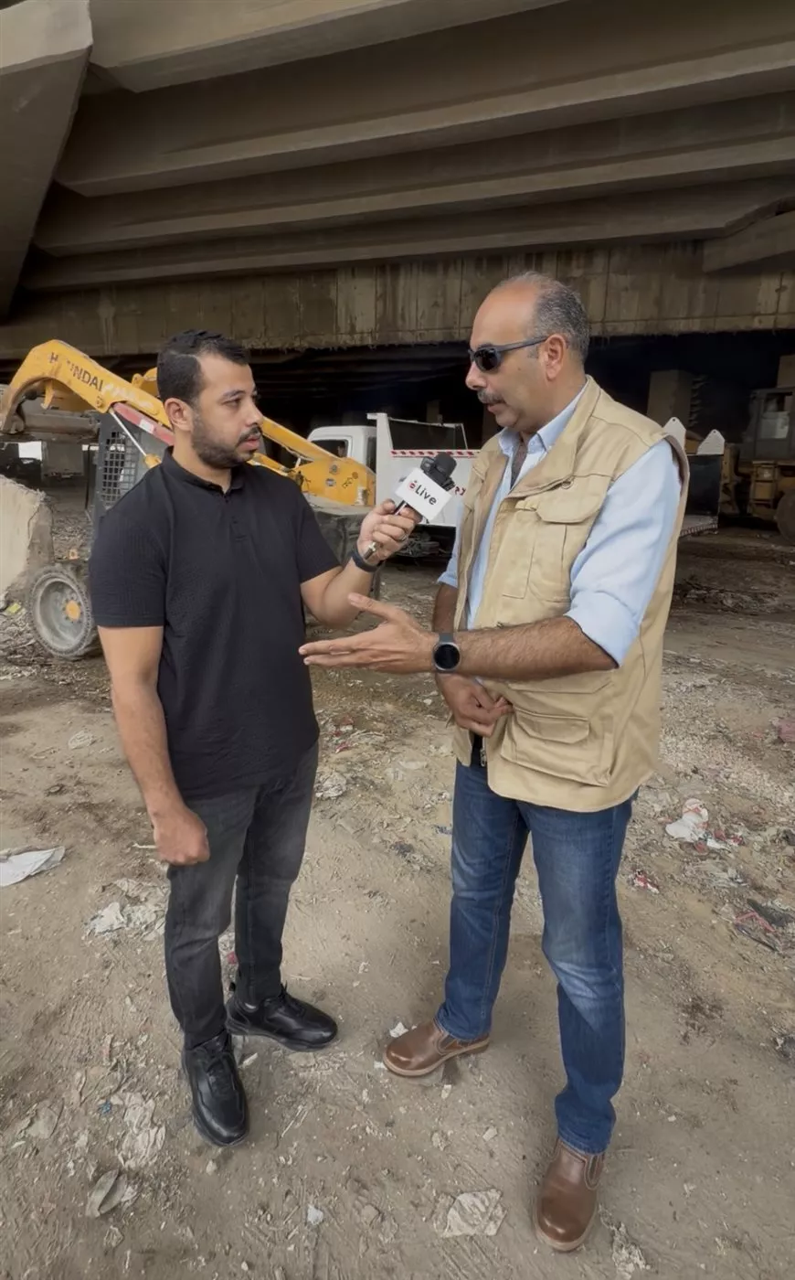 المسؤولان خلال حديثهما مع محرر القاهرة 24