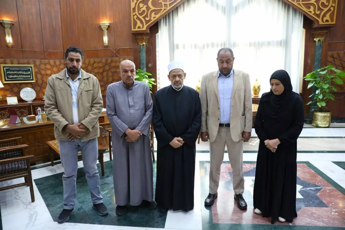 شيخ الأزهر يستقبل أسرتي طالبي معهد دنوشر المتوفيين.. ويؤكد: الأزهر كله حزين لوفاة نجليكما