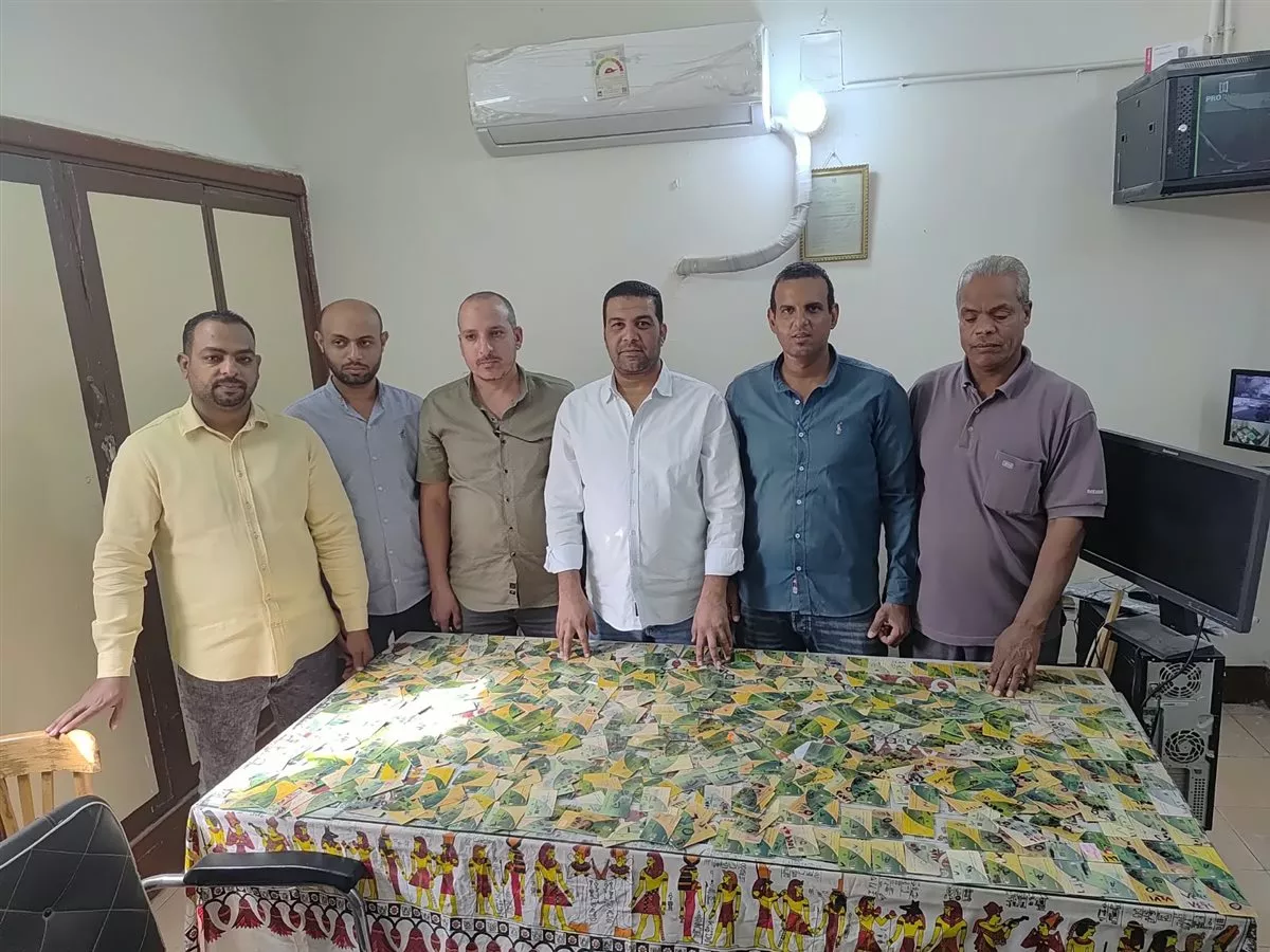 ضبط 600 بطاقة تموينية بأحد مخابز إسنا 
