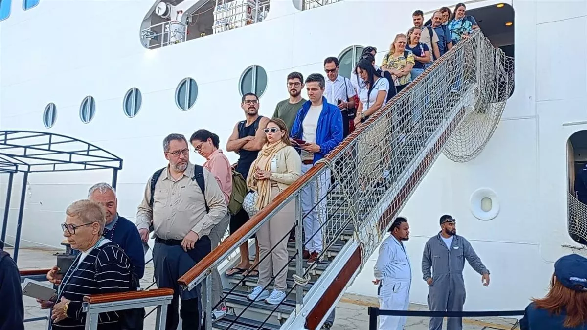  السفينة السياحية MSC LIRICA على متنها 2420 فردًا