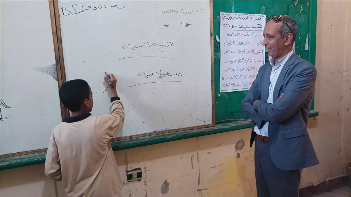الطالب أحمد حسن.. تحدٍّ صغير وموهبة خطفت الأنظار