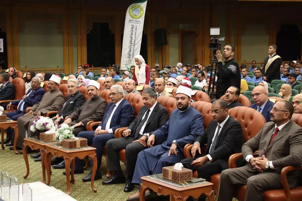 جامعة الأزهر تنظم احتفالية لتكريم أمهات وزوجات شهداء الشرطة والجيش
